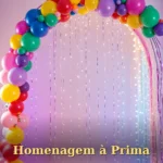 Arco de balões em cores do arco-íris com luzes de fada para prima ou primo