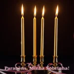 Imagem de aniversário para sobrinha com buquê de tulipas cor-de-rosa e luz matinal suave para baixar e compartilhar