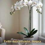 Orquídeas brancas em vaso de cerâmica ao lado de presente com laço de cetim para mãe