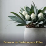 Arranjo de eucalipto e prótea branca em vaso de concreto para aniversário de filho