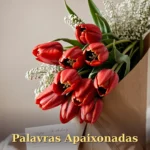 Buquê de tulipas vermelhas com envelope de lacre de cera para aniversário de namorado