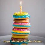Torre de donuts coloridos como bolo de aniversário com vela única no topo para prima ou primo